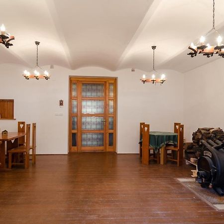 Stirinska Stodola U Prahy Hotel Kamenice Bagian luar foto