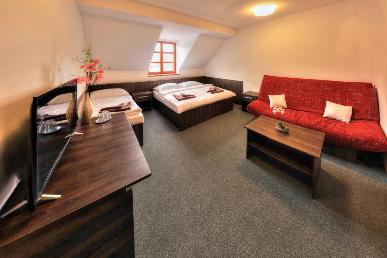 Stirinska Stodola U Prahy Hotel Kamenice Bagian luar foto