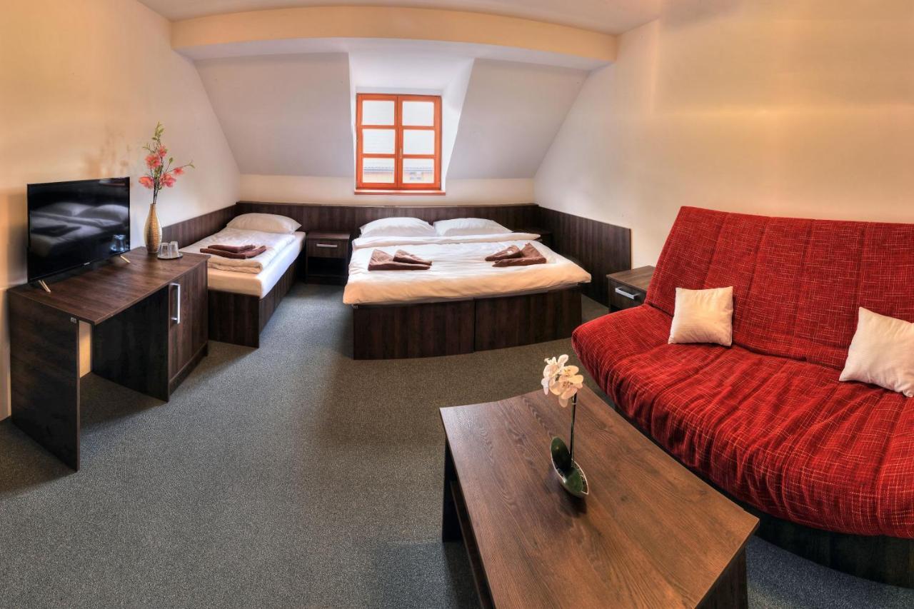 Stirinska Stodola U Prahy Hotel Kamenice Bagian luar foto