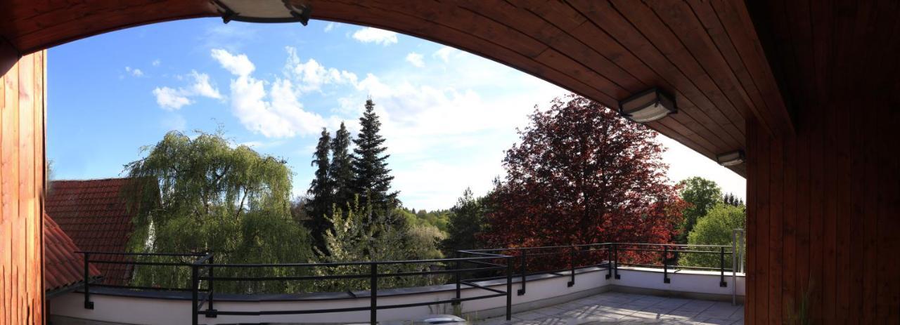 Stirinska Stodola U Prahy Hotel Kamenice Bagian luar foto