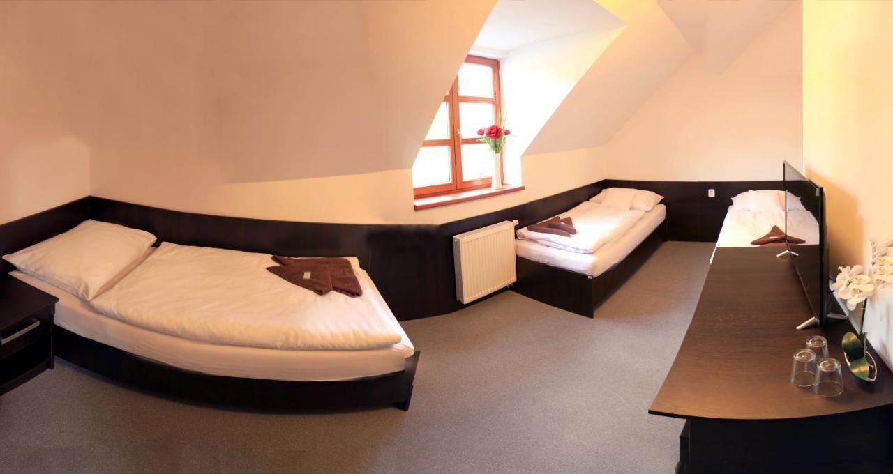 Stirinska Stodola U Prahy Hotel Kamenice Bagian luar foto