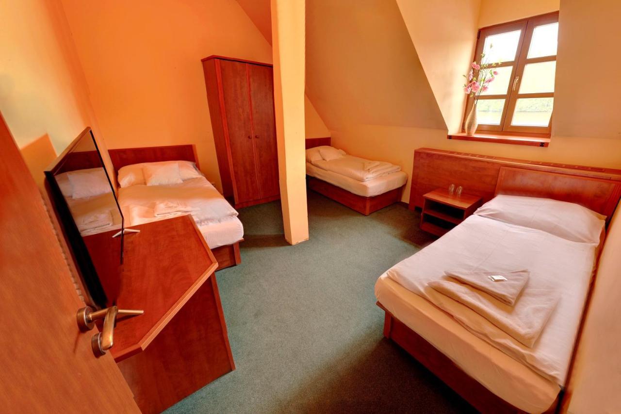 Stirinska Stodola U Prahy Hotel Kamenice Bagian luar foto