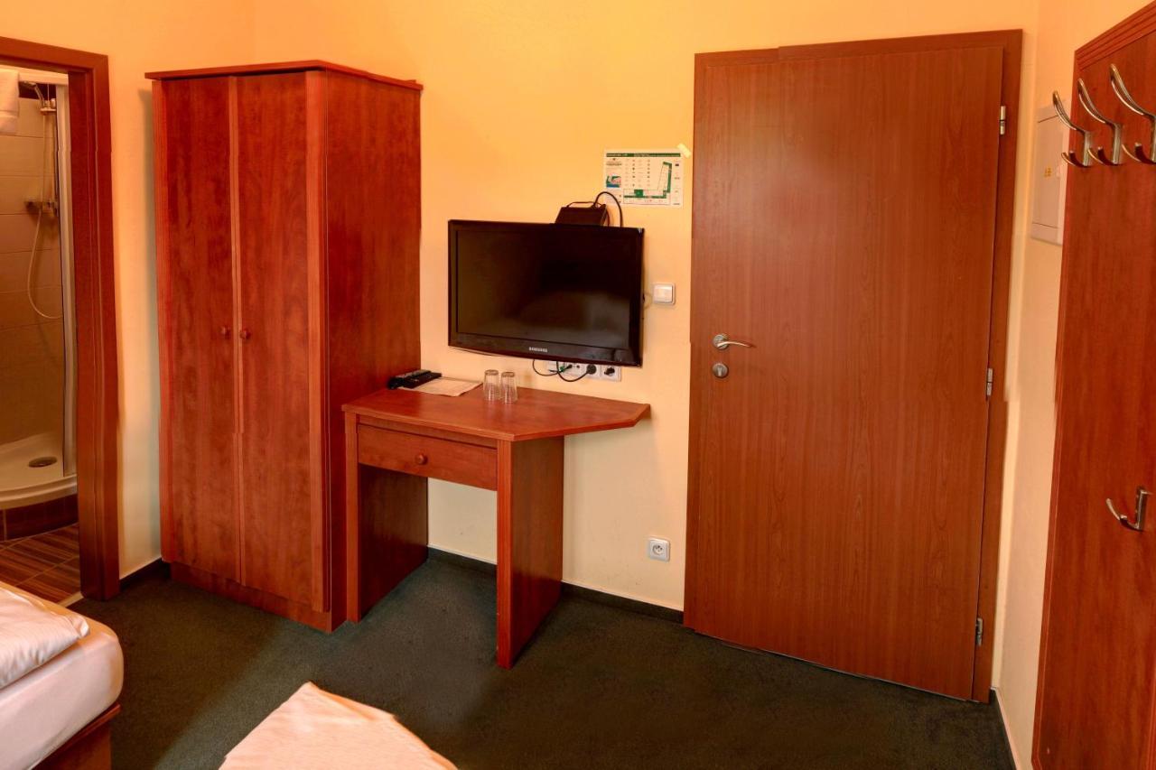 Stirinska Stodola U Prahy Hotel Kamenice Bagian luar foto